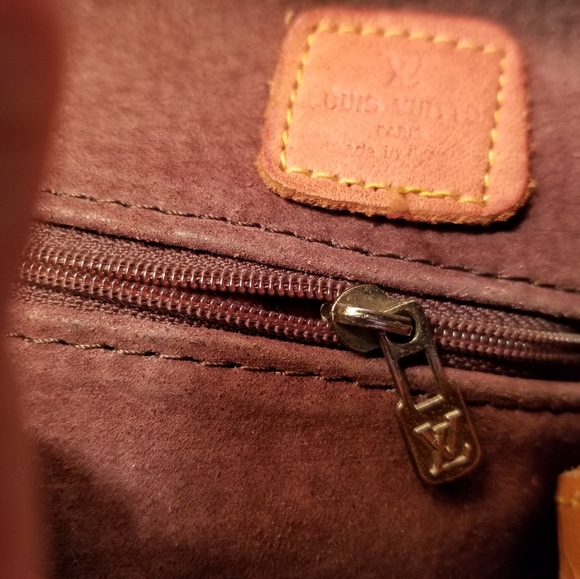 Vintage Louis Vuitton Purse - Picture 8 of 15